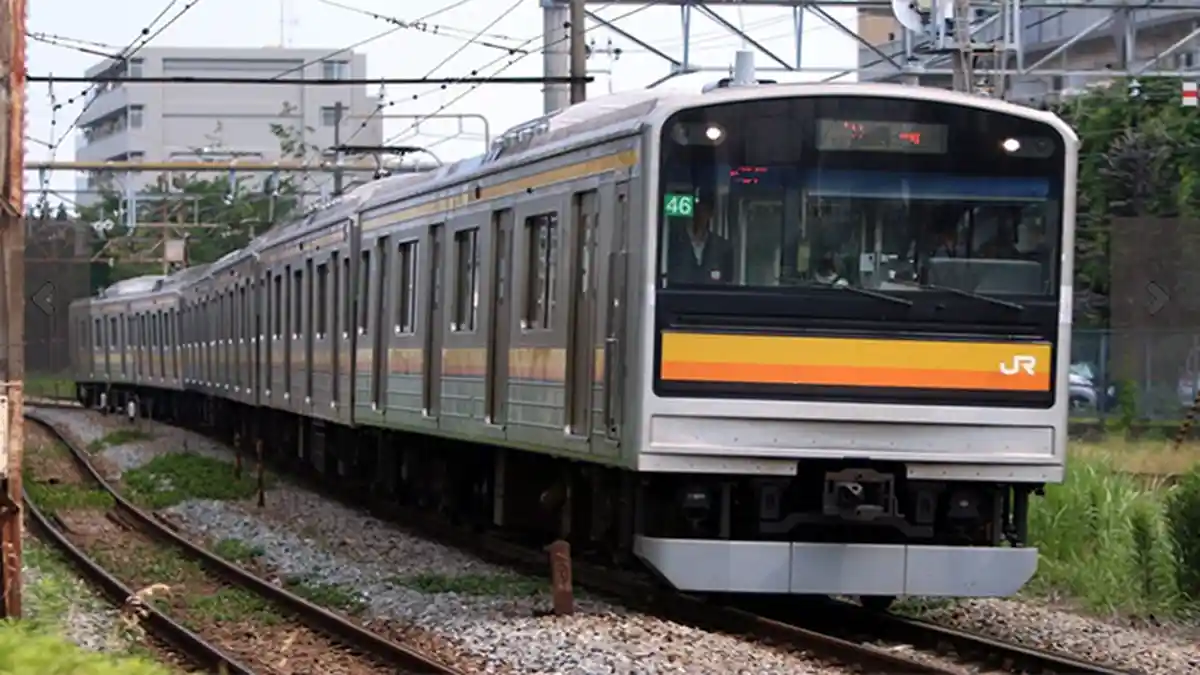 Kereta Api Tipe E-205 Pensiun Beroperasi di Jepang Kini Dipakai di Indonesia