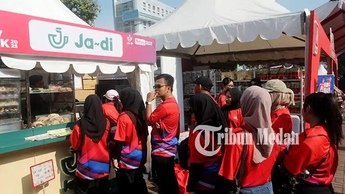 Berita Foto: Momen 5.000 Warga Kota Medan Antusias Mengikuti Kegiatan Alfamidi Fun Walk 2025 - 21092025_BAZAR_ABDAN-SYAKURO-1.jpg