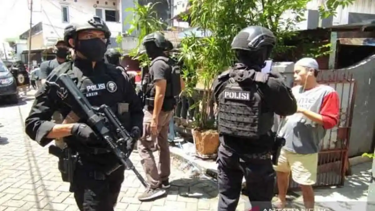 Densus 88 Tangkap 56 Orang Terduga Teroris di Makassar