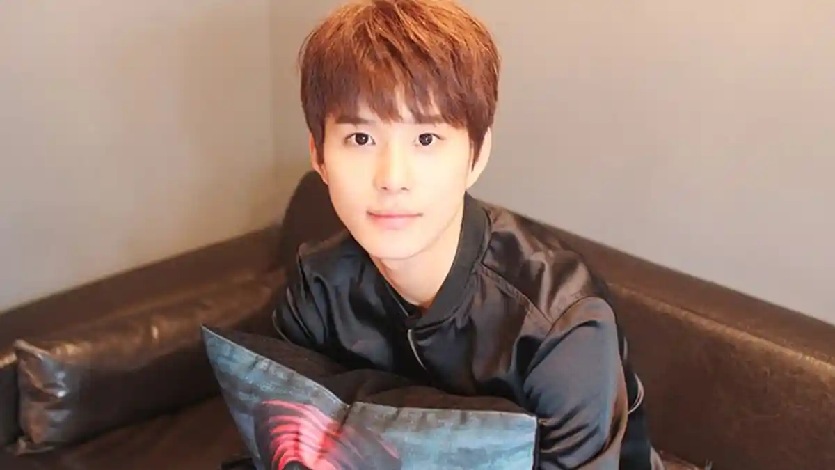 Terharu Debut Bersama NCT U, Jungwoo Sempat Nangis di Depan Member Lain di Penampilan Perdananya