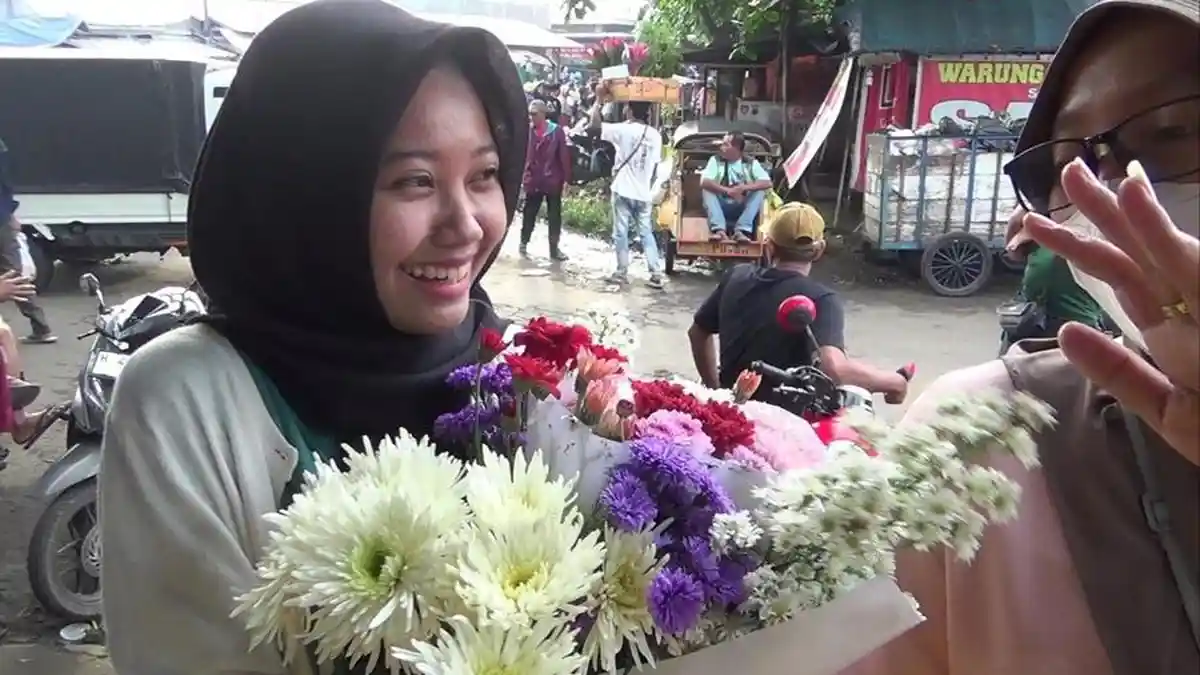 Pasar Kembang Weleri Kendal Tak Pernah Sepi, Warga: Daya Tariknya Beda Saat Lebaran