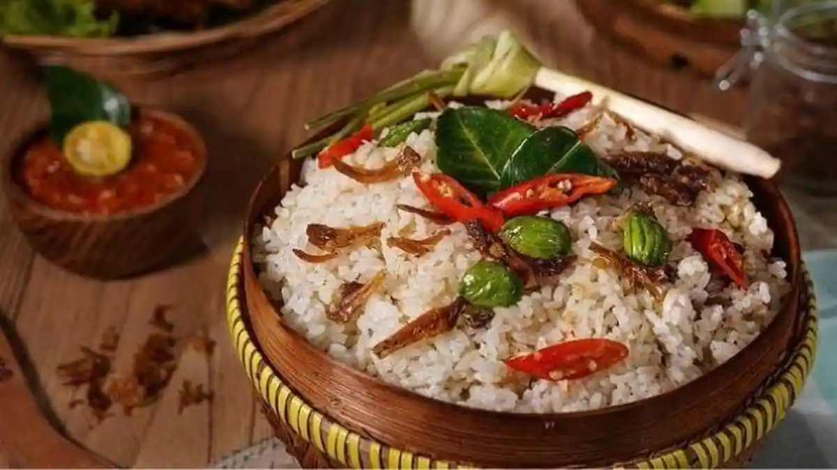 Lezat dan Harum Rempah, Ini Resep Nasi Liwet Khas Jawa yang Bisa Kamu Coba di Rumah