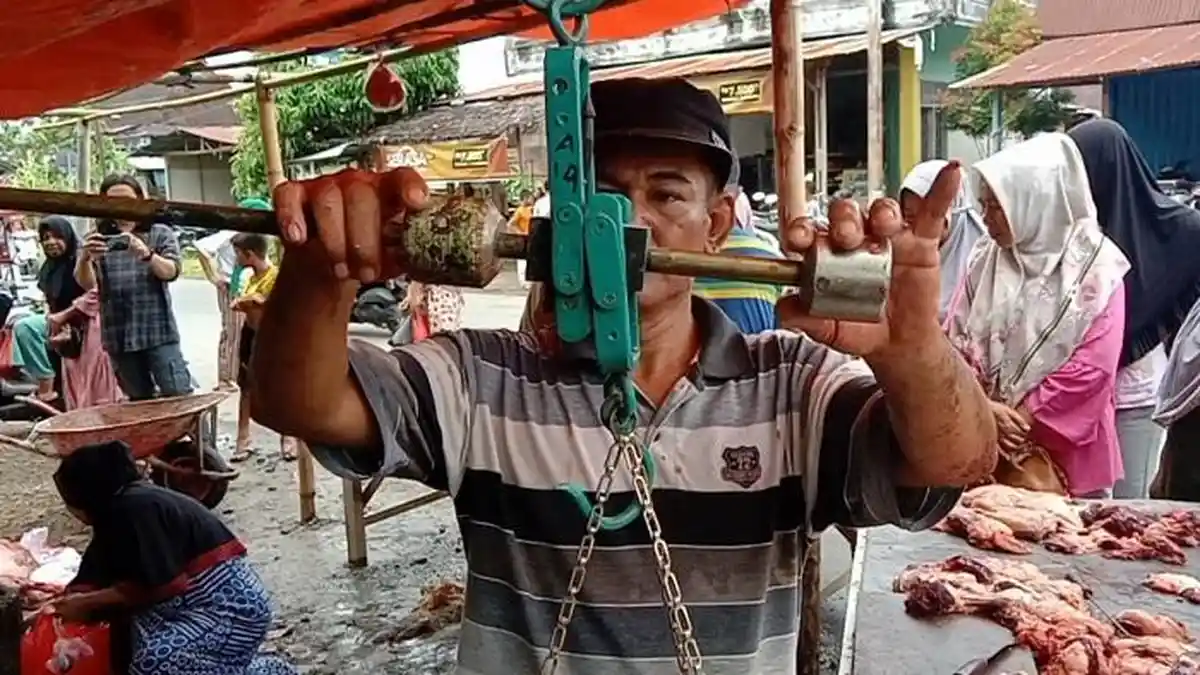 Mengenal Tradisi Mambantai Jelang Ramadhan di Padang, Menu Daging untuk Sahur dan Buka Puasa Pertama