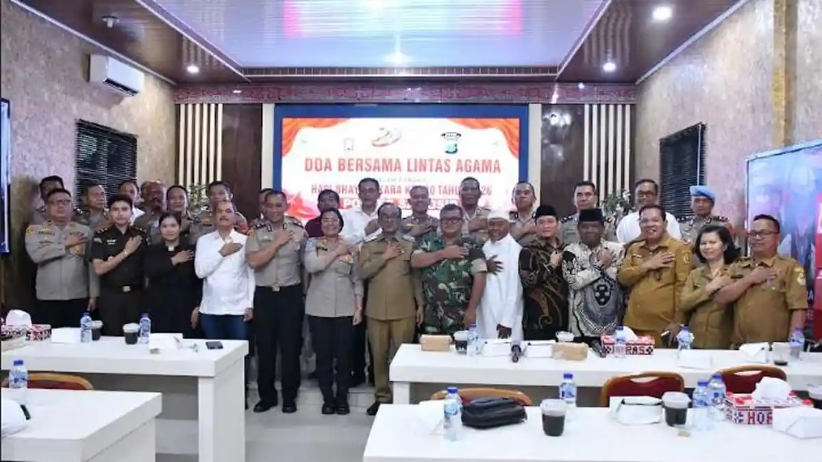 Polres Samosir Gelar Doa Lintas Agama di HUT Bhayangkara ke-80, Wabup Puji Kapolres