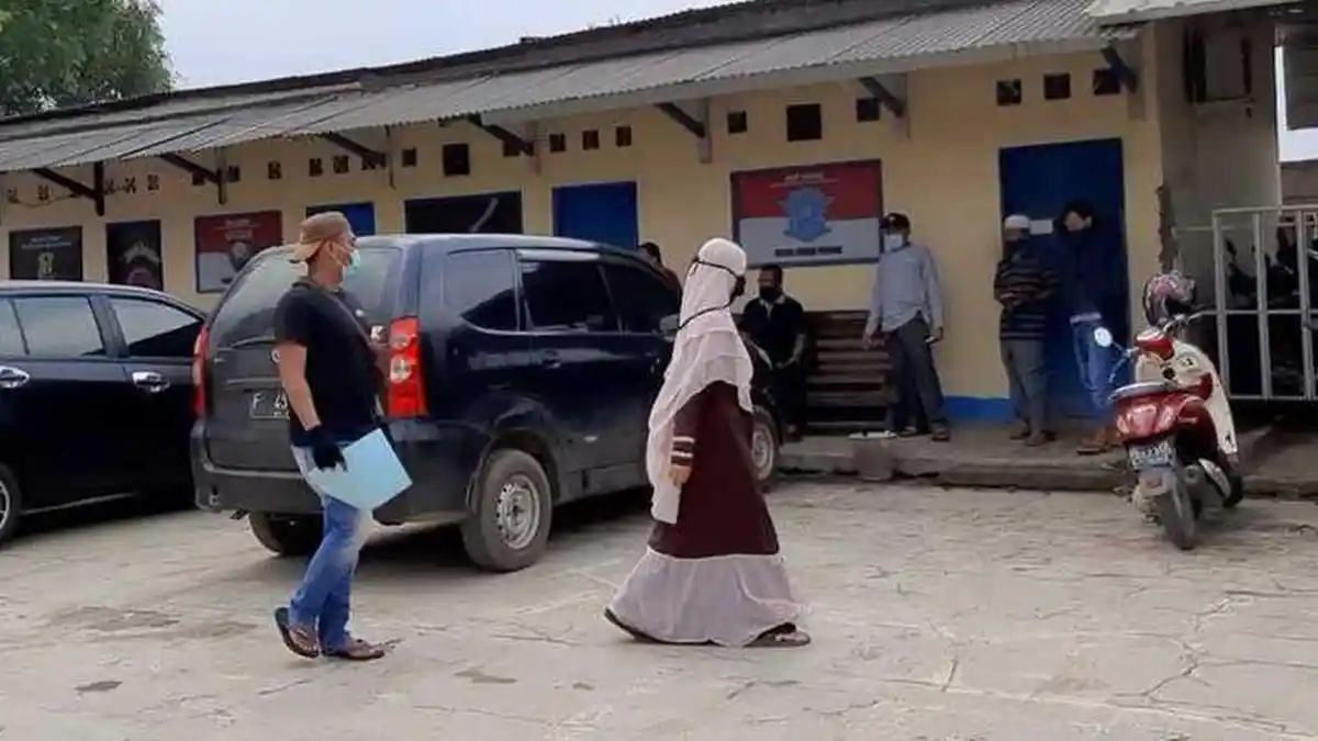 Mayat Perempuan yang Dikubur Ditemukan dalam Posisi Kaki Ditekuk dan Terlillit Sarung