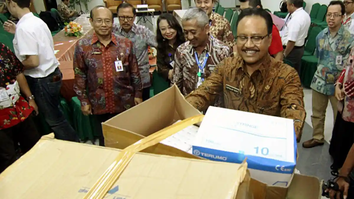 Bantu Korban Gempa, Gus Ipul Lepas Tim Kesehatan RSUD dr. Soetomo ke Aceh
