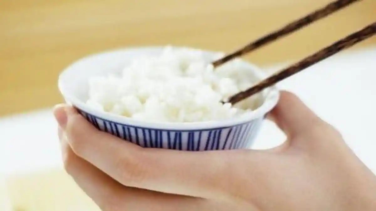 Boleh Nggak Sih Buka Puasa Langsung Makan Nasi? Ternyata Masih Banyak yang Salah Nih, Guys!