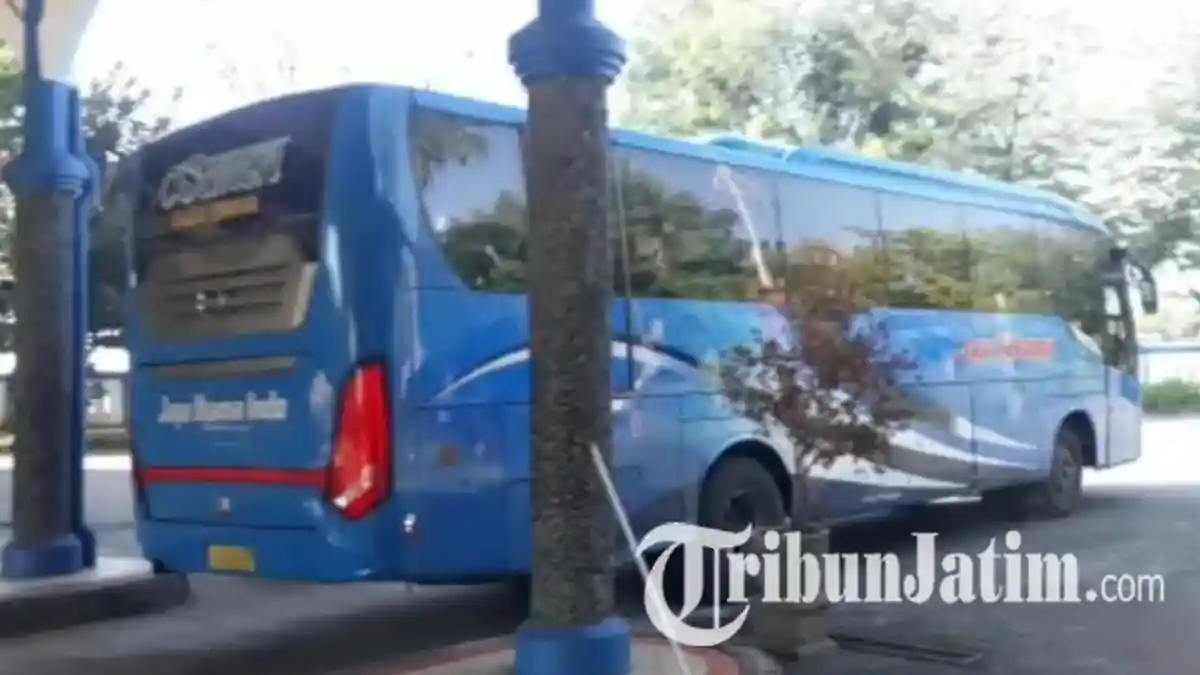 Hari Kedua Masa Transisi New Normal, Hanya Ada Empat Bus yang Beroperasi di Tuban