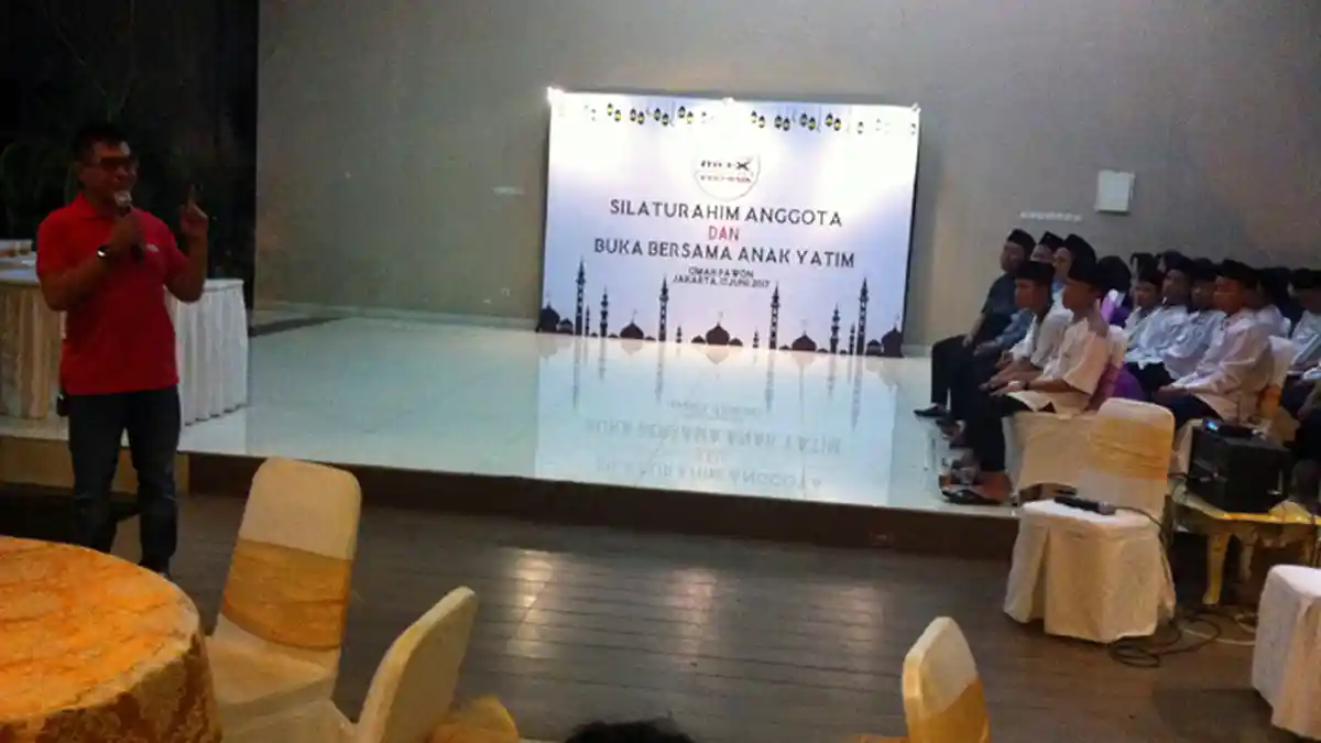 Gandeng Anak Yatim, Isuzu MU-X Community Gelar Buka Bersama - isuzu-mu-x-community-imc-indonesia-berbagi_20170619_143848.jpg