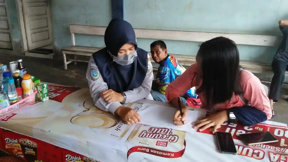 Cegah Covid-19, Dinas Perhubungan Sanggau Data Penumpang di Terminal Bus Hingga Dermaga