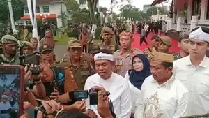 NYARIS-BANTU-Gubernur-Jawa-Barat-Dedi-Mulyadi.jpg