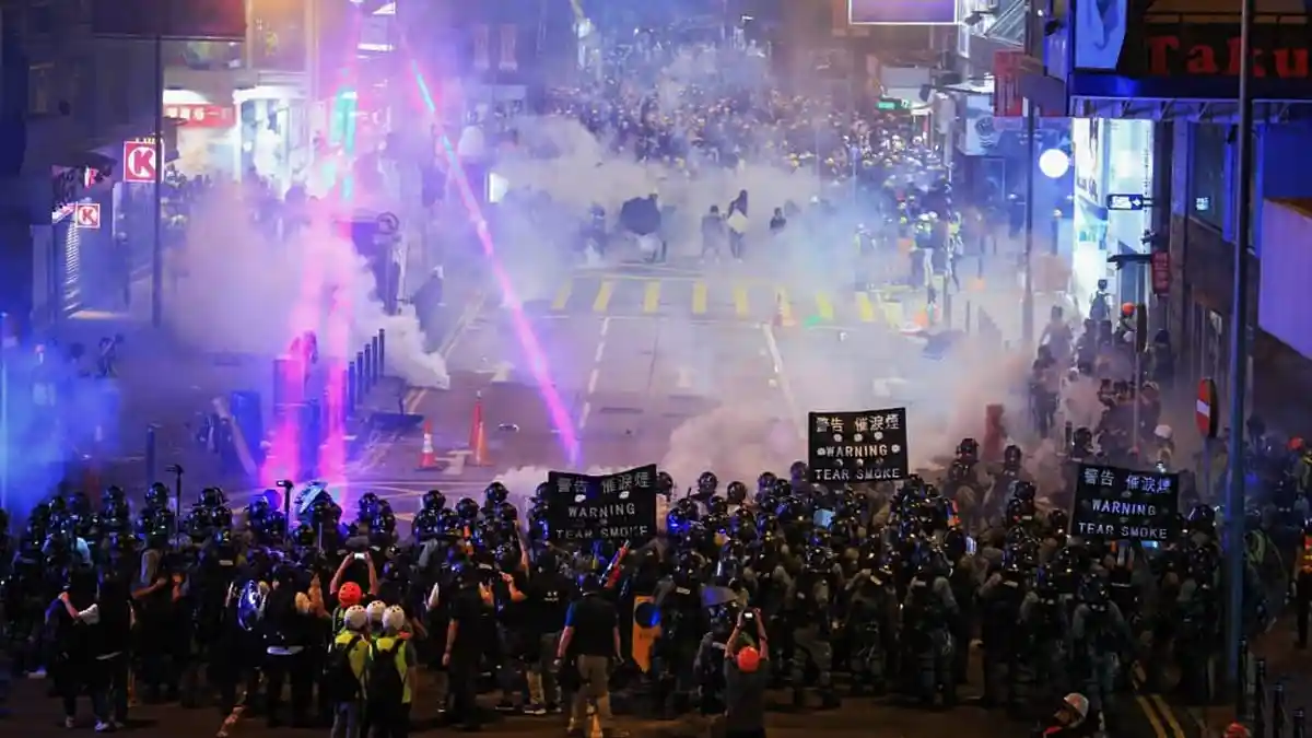 Demo di Hong Kong Sampai ke Bandara, Kemenlu: WNI Dalam Kondisi Aman