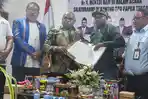 'Tanah Itu Mama Kami!': Kala Masyarakat SIMAPITOWA Menangis di Hadapan Menteri HAM Natalius Pigai
