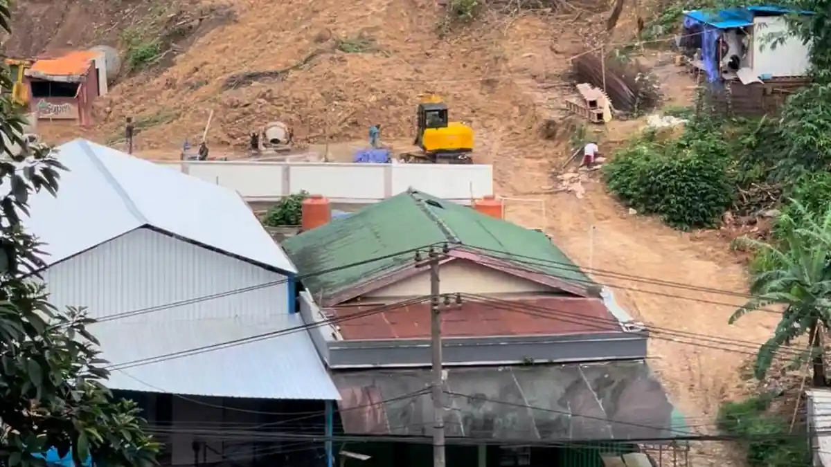 Pematangan Lahan di Jl Damanhuri Samarinda Tak Berizin, Pemangkasan Bukit Timbulkan Risiko Longsor