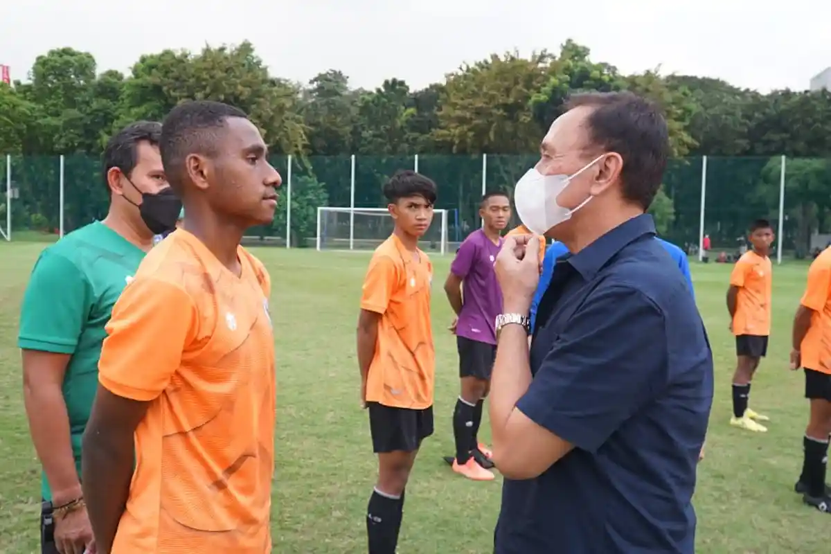 Pantau Seleksi Timnas U-16 di Senayan Jakarta, Ketua PSSI Iwan Bule: Tidak Ada Pemain Titipan!