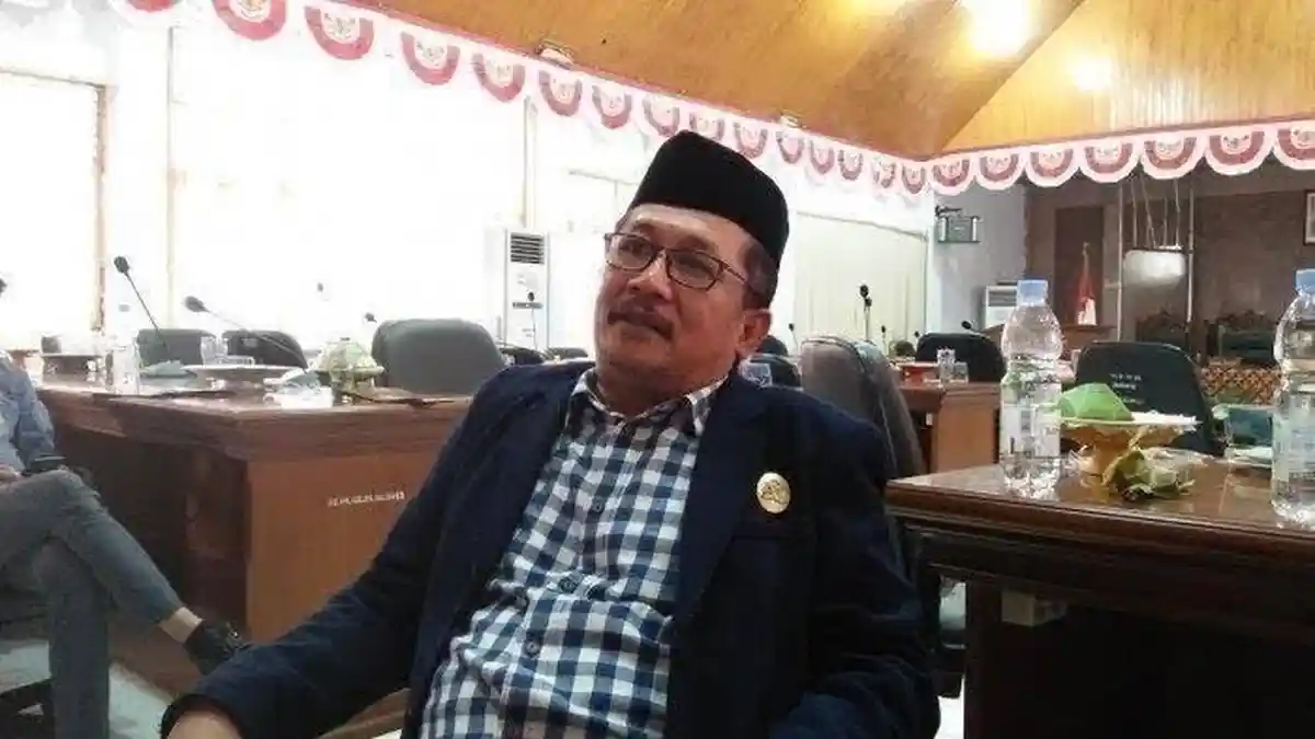 Ketua PAN Bulukumba Umumkan Istrinya Positif Covid-19