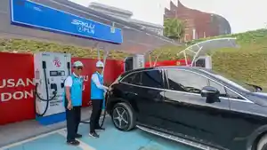 Direktur-Utama-PLN-Darmawan-Prasodjo-kananlo0.jpg