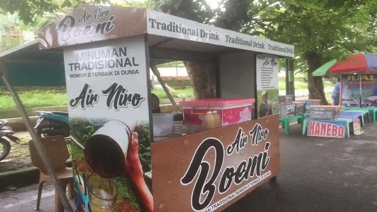 Air Niro, Minuman Sehat dari Pelepah Enau, Penjual: Banyak Khasiatnya