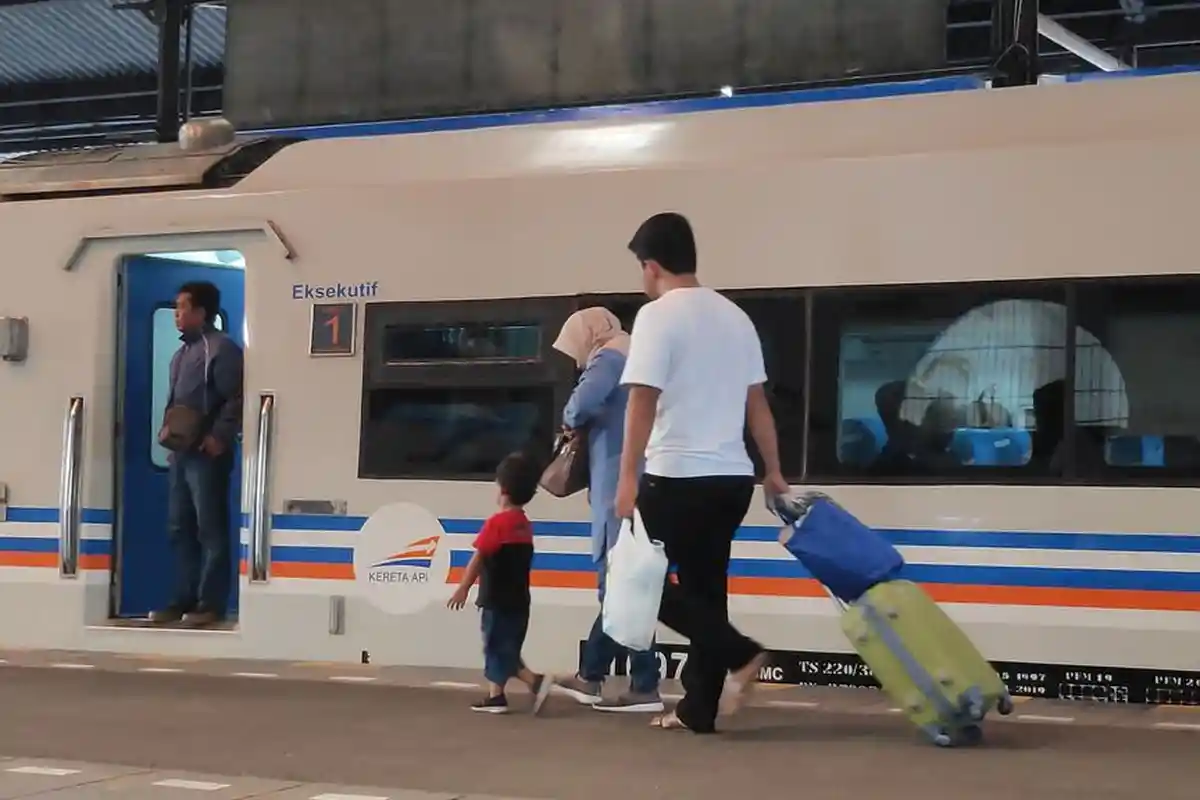 JADWAL Kereta Api Argo Cheribon Hari Ini 12 Mei 2024, Lengkap dengan Harganya, Relasi Gambir-Cirebon