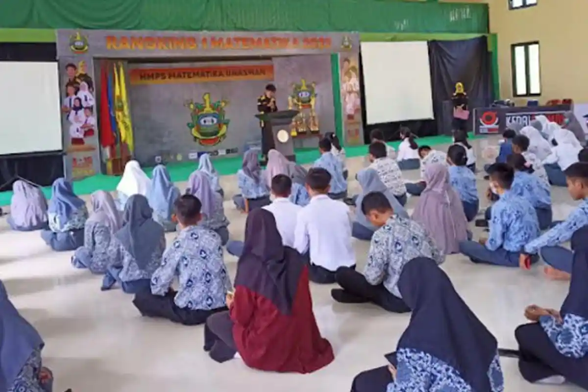 77 Siswa Tingkat SLTA Ikut Lomba Rangking 1 Matematika di Unasman Polman