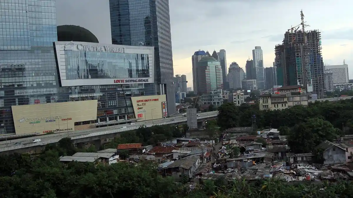 Jumlah Penduduk Miskin Indonesia Bertambah 860.000 Orang