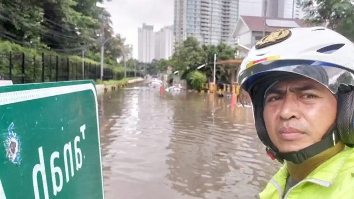 HUJAN Deras Guyur Ibu Kota, Ratusan RW di 5 Wilayah Daratan Jakarta Terendam Banjir