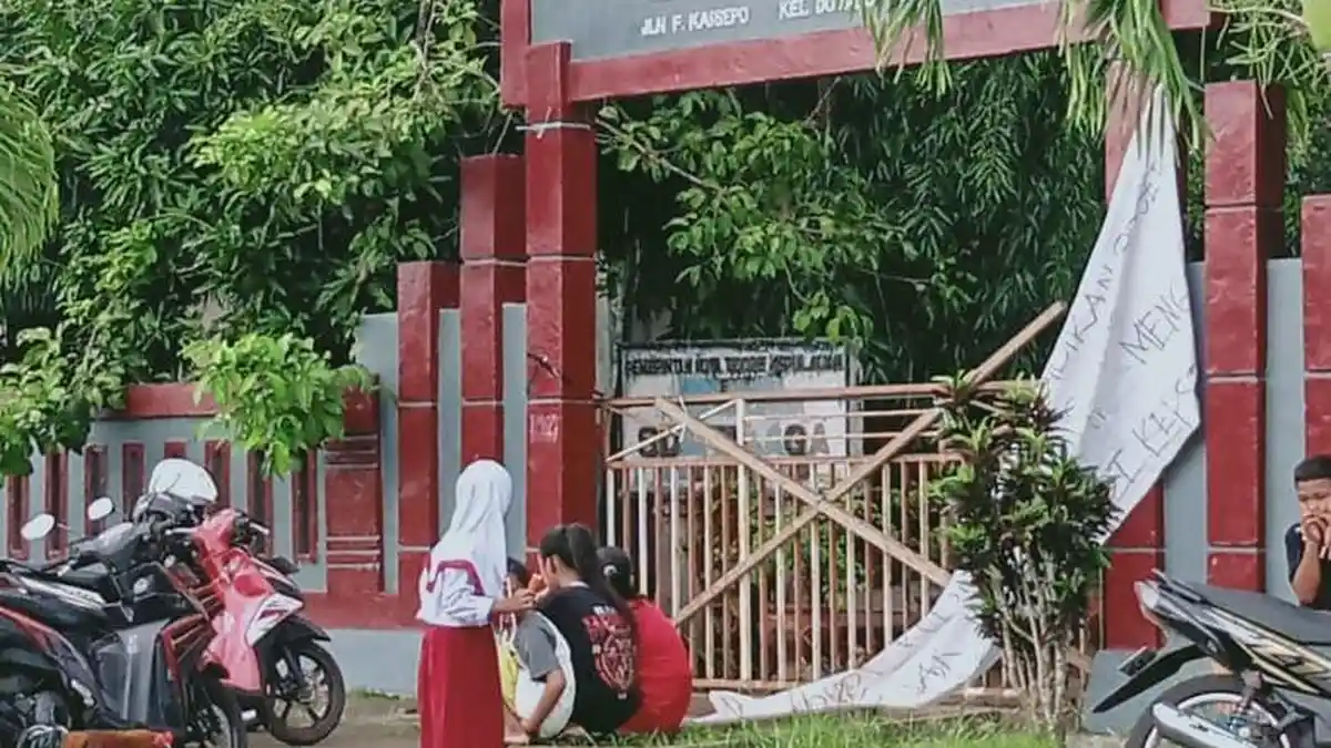 Kepsek SDN Doyado Tidore Resmi Dicopot,  Buntut Warga Palang Sekolah dan Minta Diganti