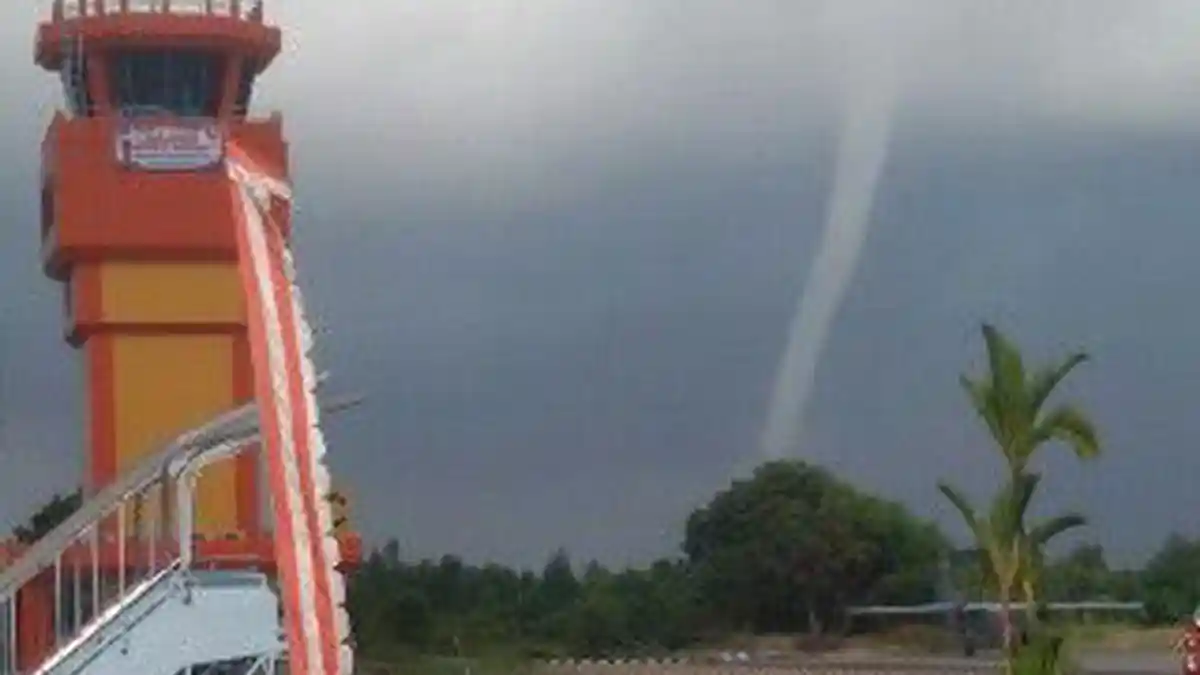 Warga di Kota Ini Kaget Ada Angin Puting Beliung