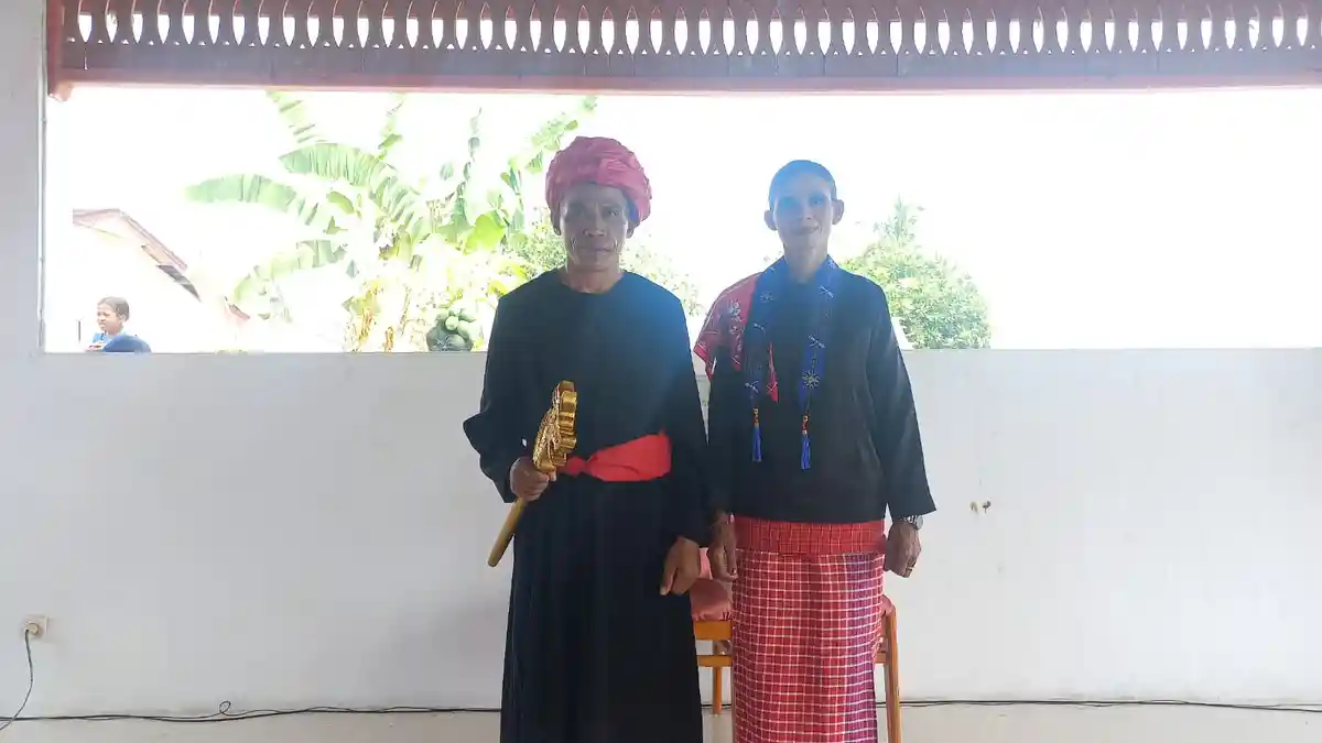 Dikukuhkan Secara Adat, Abraham Tuanakotta Resmi Jadi Raja Negeri Hulaliu