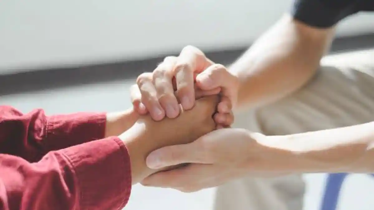 Ramalan Zodiak Aquarius Besok, Selasa 7 Mei 2024, Beri Apresiasi Pasanganmu di Depan Orang Banyak