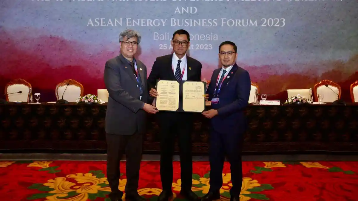 PLN Gandeng 2 Perusahaan Listrik Malaysia Kembangkan Sistem Interkoneksi Antar Negara