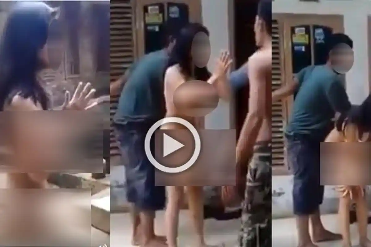 Tanpa Busana, Wanita Ini Ditendang dan Dikerumuni Warga Sambil Minta Maaf