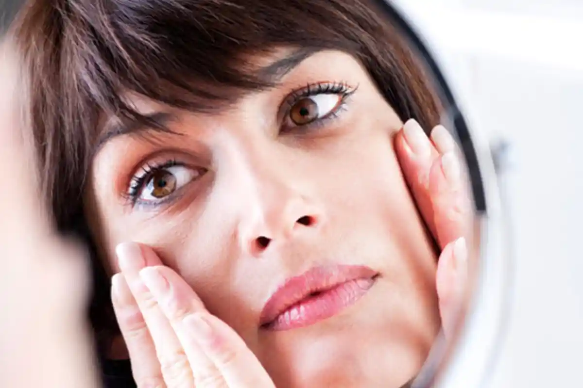 Hindari 6 Makanan yang Bisa Bikin Mata Bengkak atau Kantung Mata Menebal