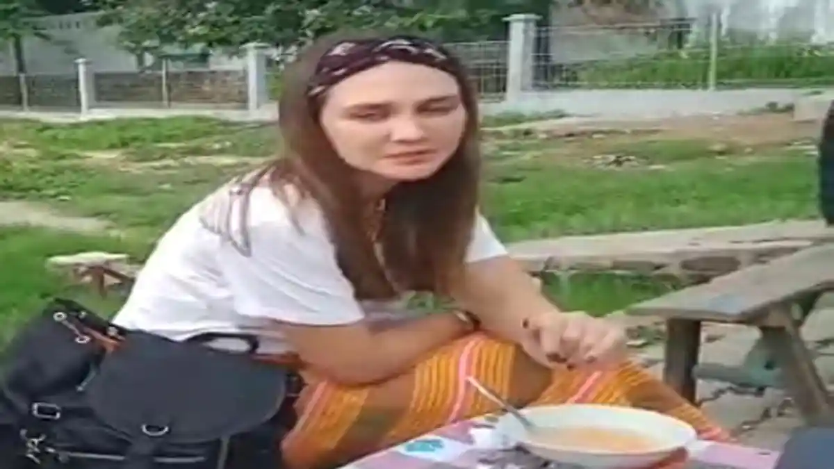 Artis Luna Maya ke Kupang, Sempat Coba Kuliner di El Tari