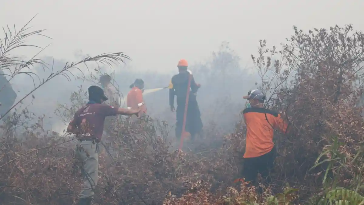 Satgas Udara BPBD Kalbar Masih Lakukan Water Boombing