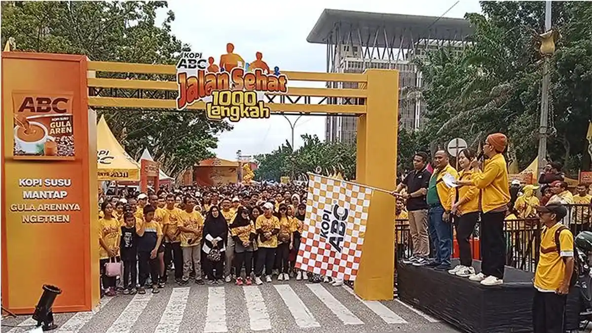 Jalan Sehat 1.000 Langkah Kopi ABC di CFD Pekanbaru Diikuti Ribuan Warga
