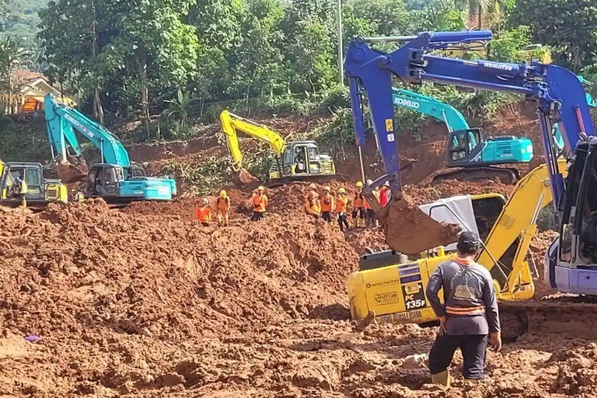 Pencarian Hari Ke-7 Korban Longsor Desa Cibeunying Difokuskan di Tiga Titik