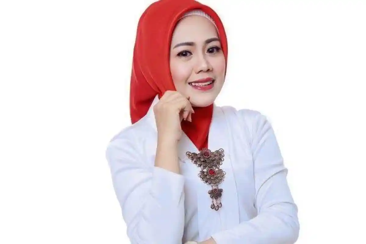 Sosok Aanya Rina Casmayanti, Bersaing Ketat dengan Komedian Komeng untuk DPD RI Jabar