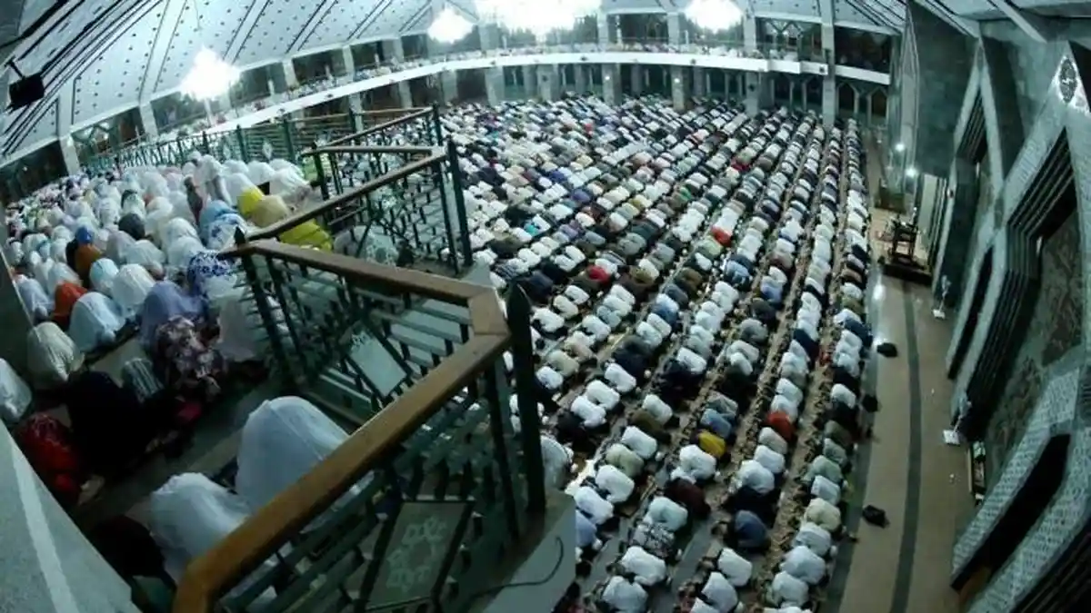 Keutamaan Sholat Tarawih Malam ke-18 Ramadhan, Dapat Ridha Allah SWT