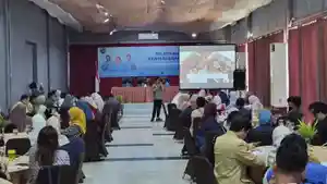 20251109-PELATIHAN-Peserta-pelatihan-kewirausahaan-saat-mengikuti-kegiatan.jpg