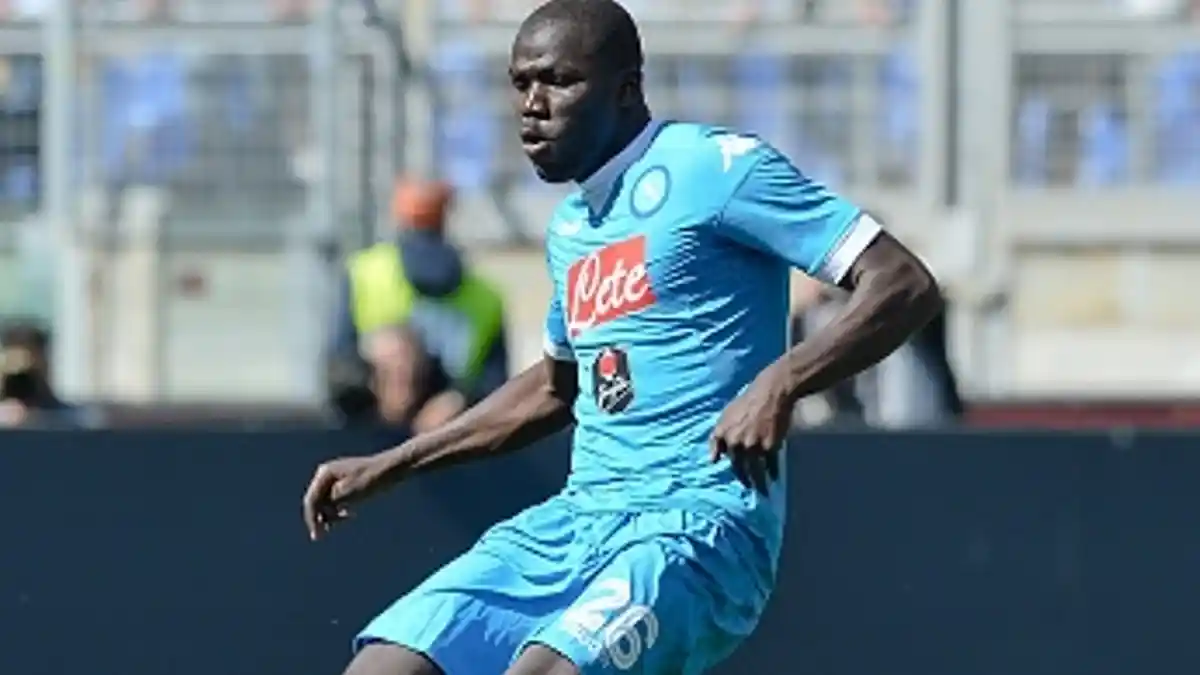 Napoli Makin Mantap di Puncak Klasemen