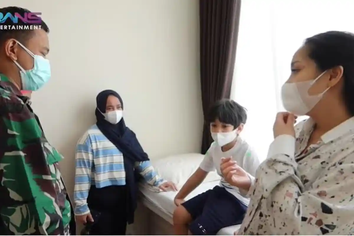 Rafathar Harus Fisioterapi Rutin Usai Ngeluh Sakit Dada, Raffi Ahmad dan Nagita Cemas