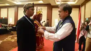 Deputi-Bidang-Pengembangan-Pemuda-Kemenpora-Raden-Isnanta-menutup-program-Talenta-Muda.jpg