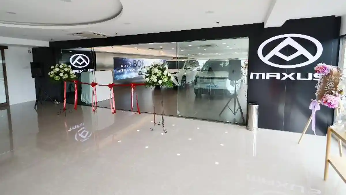 Sukses Luncurkan Mifa 7 dan Mifa 9, Indomobil Group Resmikan Diler Perdana Maxus di Indonesia