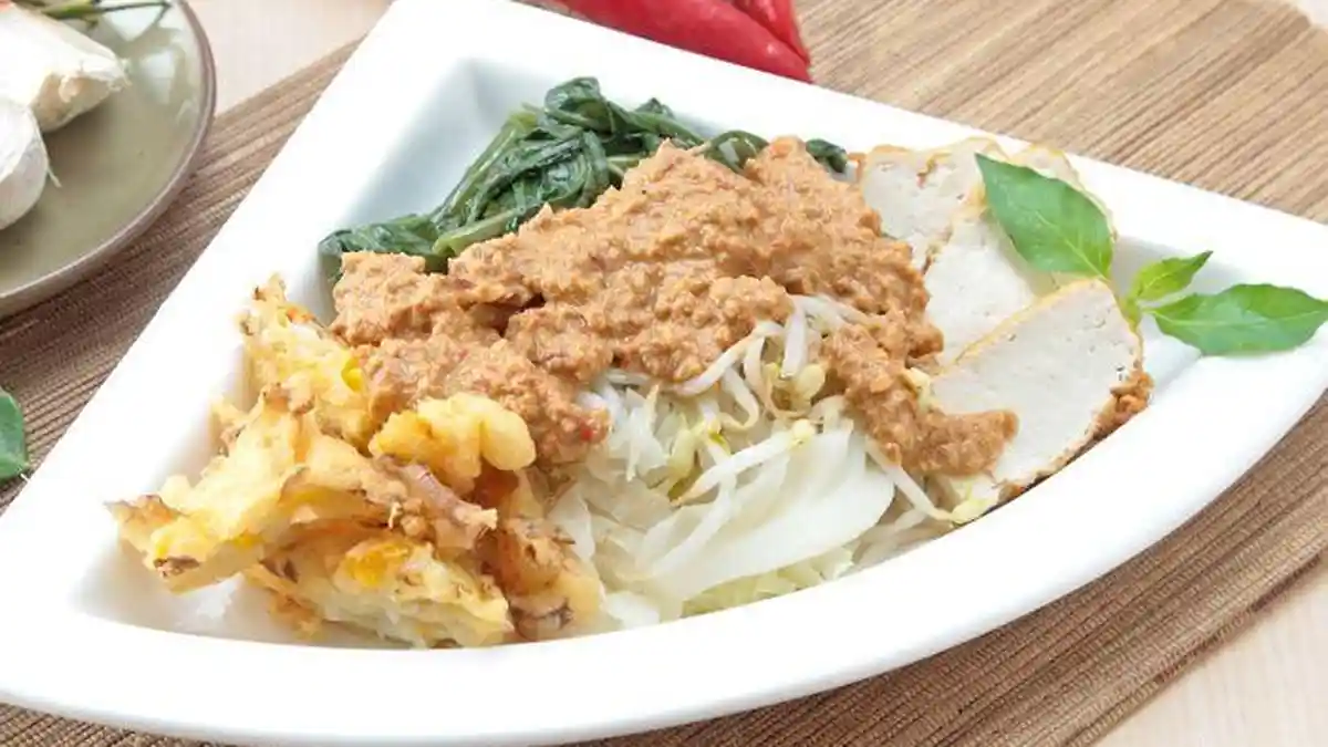 Resep Lotek, Menu Sehat dari Sayuran dan Bumbu Kacang