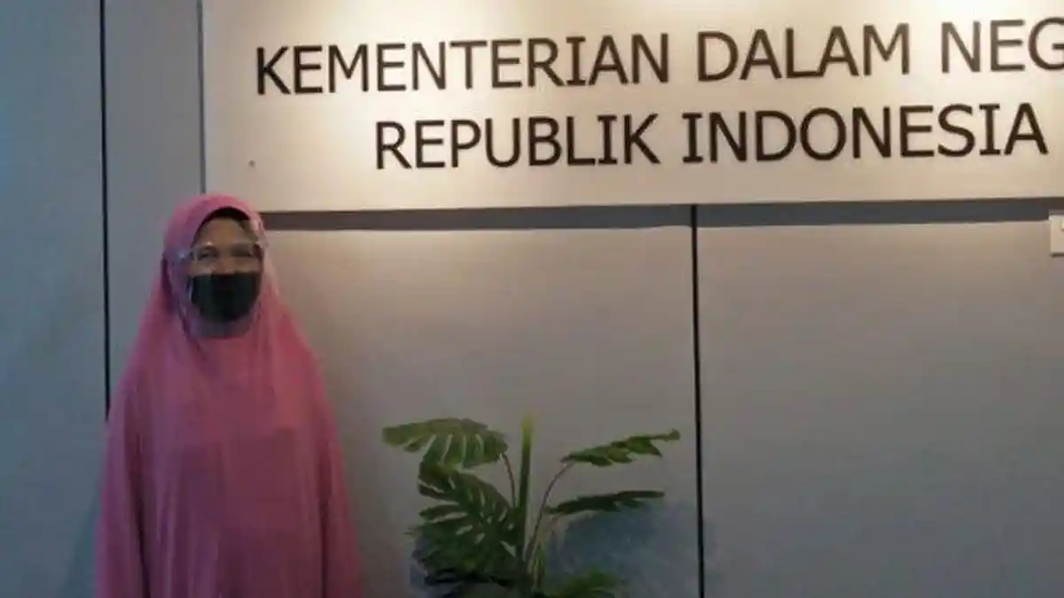 VIRAL Ibu Asal Surabaya Urus Surat Kematian Anak ke Kemendagri, Begini Respons Dirjen Dukcapil