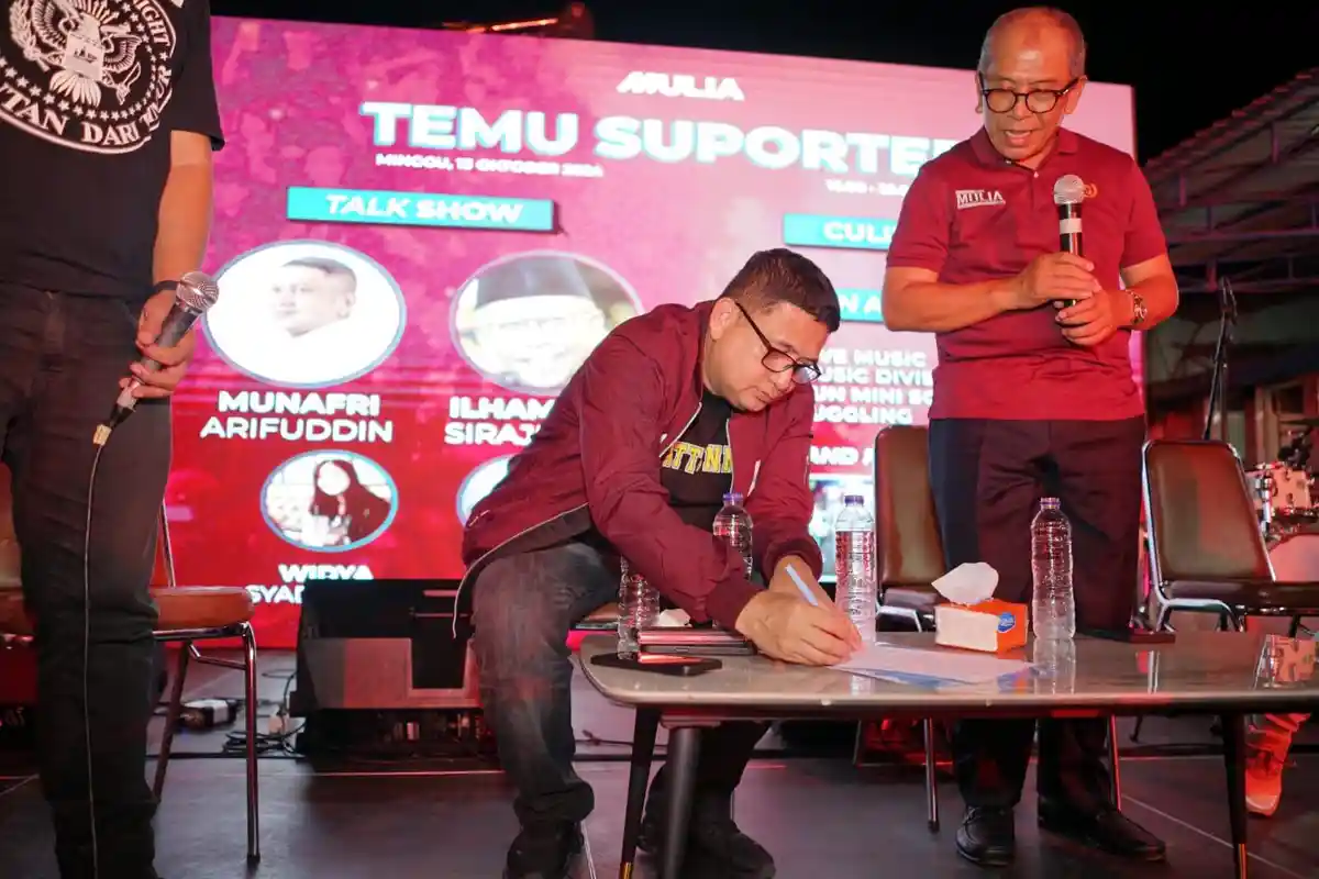 Di Hadapan Suporter PSM, Appi-Aliyah Teken Kontrak Bangun Stadion Berstandar Internasional