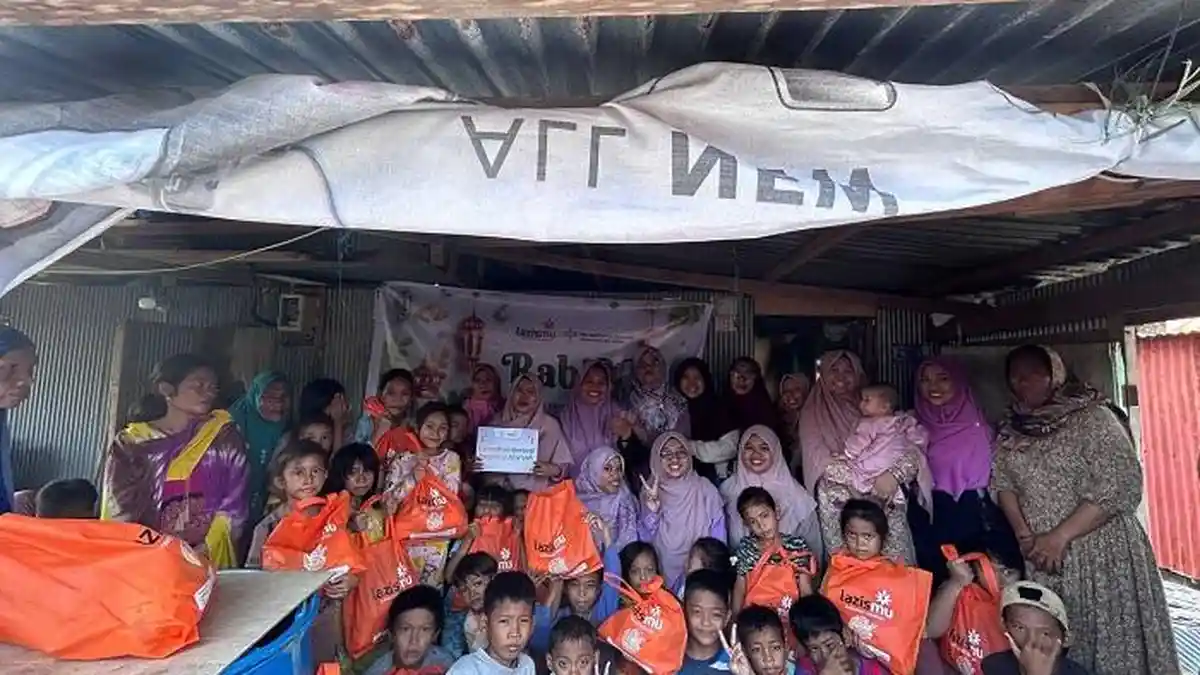 Salurkan Paket Ramadan, PWNA Sulsel Sisir Kampung Pesisir Kota Makassar