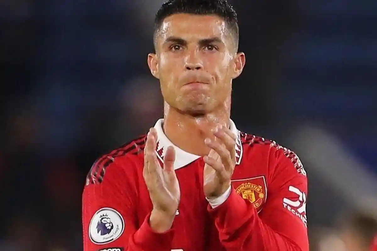 Viral di TikTok, Fans Manchester United Nyanyi Lagu Sindiran untuk Ronaldo 'Saya Tidak Peduli Ronny'