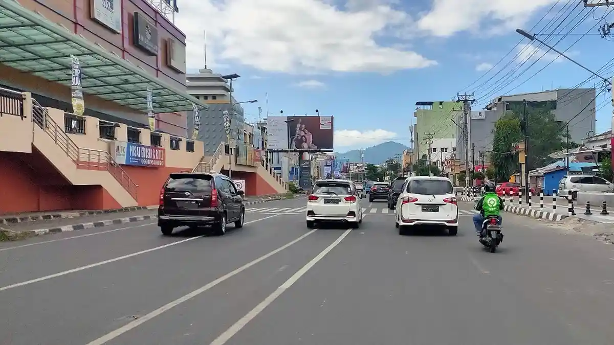 Positif Covid-19 di Sulut Bertambah, Jalan Pierre Tendean Mulai Ramai